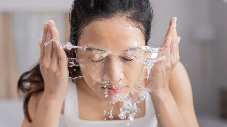 The Beauty Benefits of Carbonated Water Face Washing in Japan